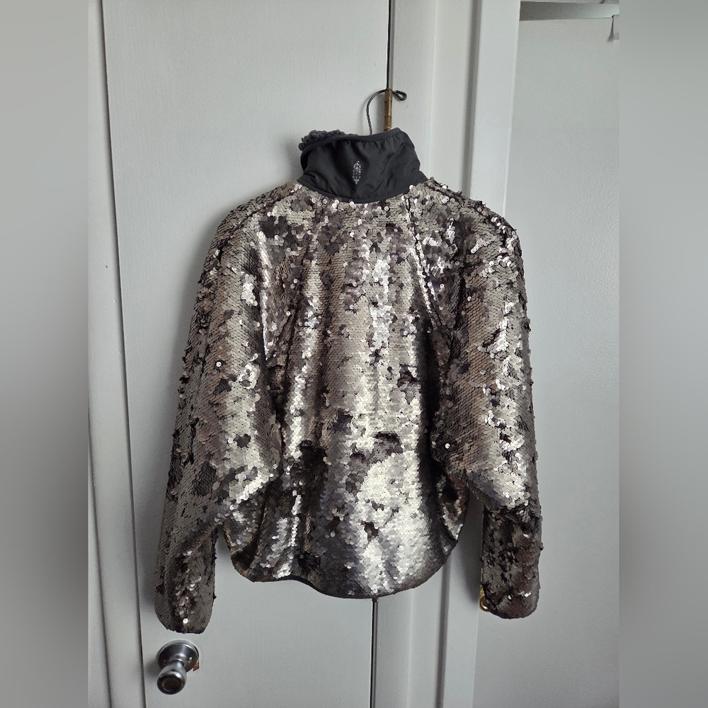 Free People Movement Hit The Slopes Silver Metallic Sequin Shiny Jacket Size XS - Picture 5 of 7